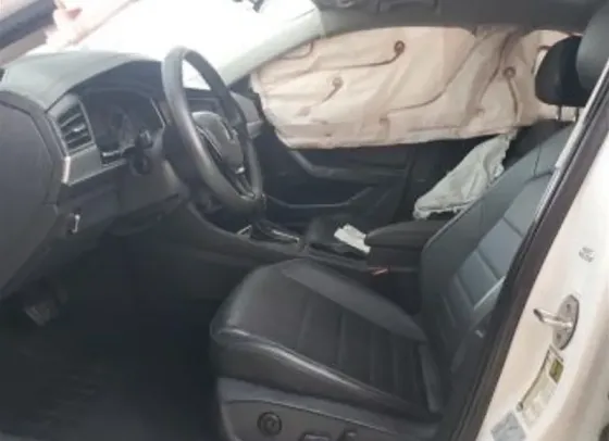 Volkswagen Passat 1.4 2021 Тбилиси