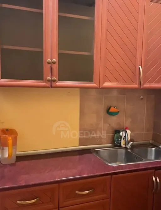 Сдам 2-комн. квартиру 38м² 5/5 эт. Тбилиси - изображение 3