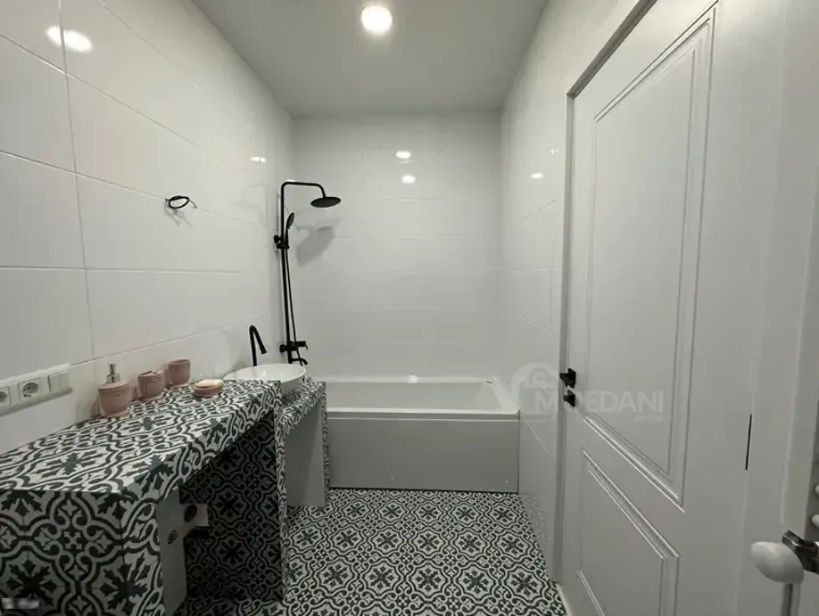 Apartments For Rent two-room 80м² 2/8 floor Tbilisi - photo 3