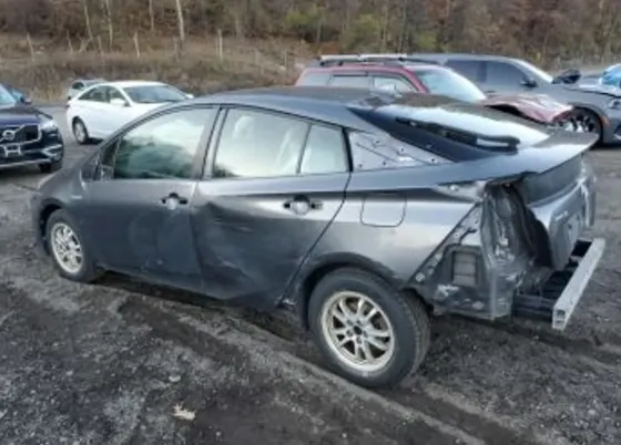 Toyota Prius 1.8L 2017 Тбилиси