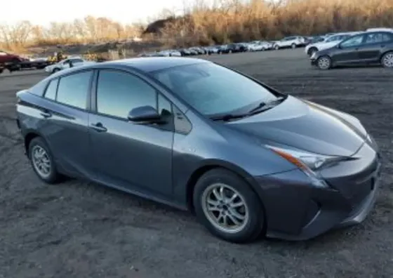 Toyota Prius 1.8L 2017 Тбилиси