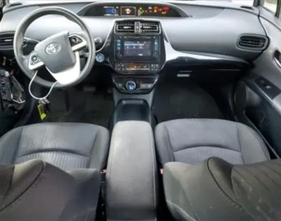 Toyota Prius 1.8L 2017 Тбилиси