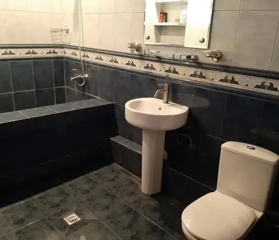 Сдам 2-комн. квартиру 70м² 1/3 эт. Тбилиси