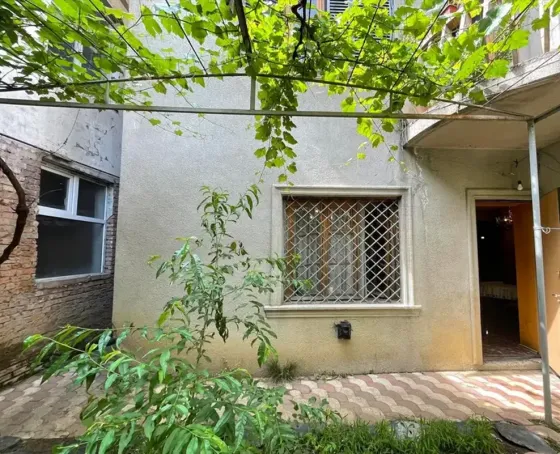 Сдам 2-комн. квартиру 70м² 1/3 эт. Тбилиси