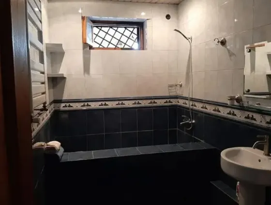 Сдам 2-комн. квартиру 70м² 1/3 эт. Тбилиси