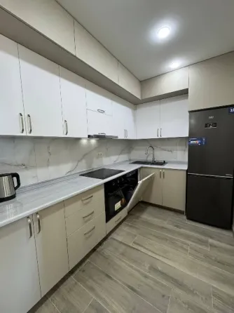 Продам 3-комн. квартиру 73м² 16/19 эт. Батуми