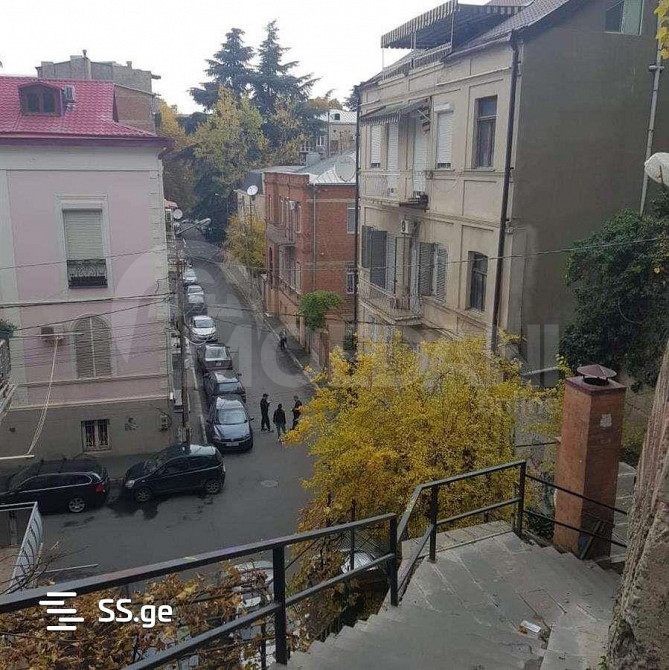 ქირავდება 4 ოთახიანი ბინა 200მ² 2/5 სართ თბილისი - photo 1