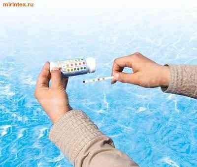 Тестер воды в бассейне Тбилиси