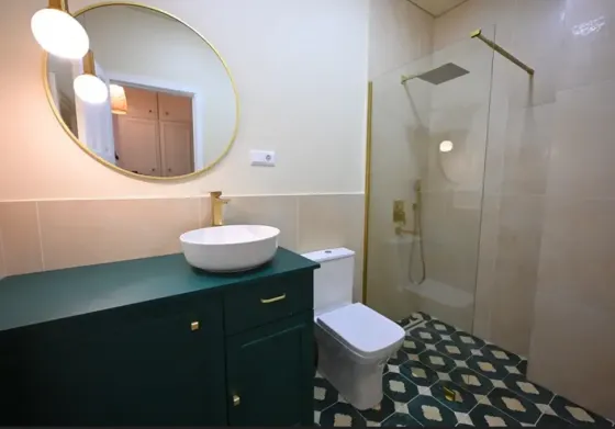 Продам 2-комн. квартиру 40м² 1/4 эт. Тбилиси