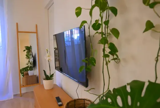 Продам 2-комн. квартиру 40м² 1/4 эт. Тбилиси