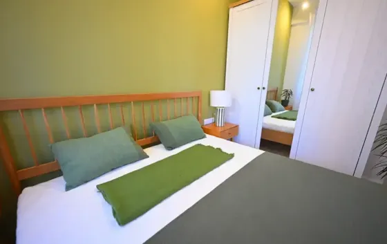 Продам 2-комн. квартиру 40м² 1/4 эт. Тбилиси