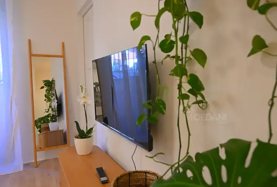 Продам 2-комн. квартиру 40м² 1/4 эт. Тбилиси - изображение 3