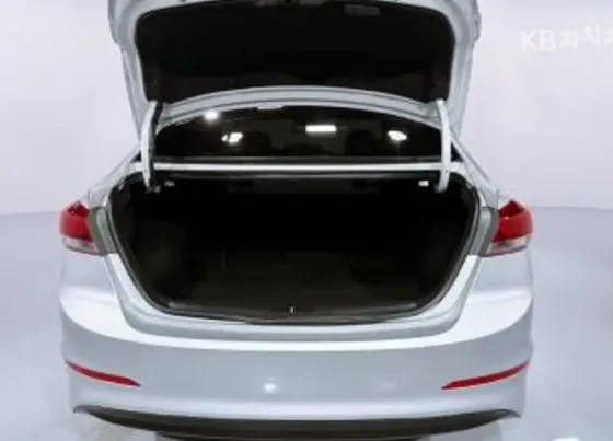 Hyundai Elantra 2016 Tbilisi