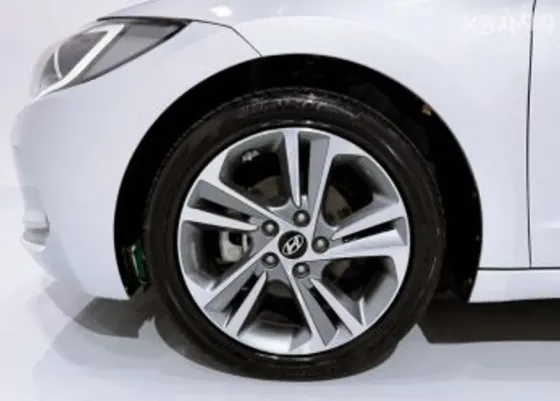 Hyundai Elantra 2016 Tbilisi