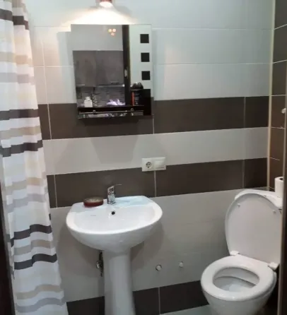 ქირავდება 2 ოთახიანი ბინა 40მ² 2/2 სართ თბილისი