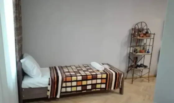 ქირავდება 2 ოთახიანი ბინა 40მ² 2/2 სართ თბილისი