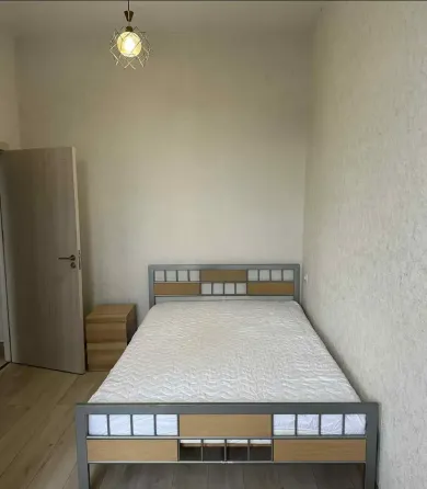 ქირავდება 1 ოთახიანი ბინა 40მ² 4/4 სართ თბილისი