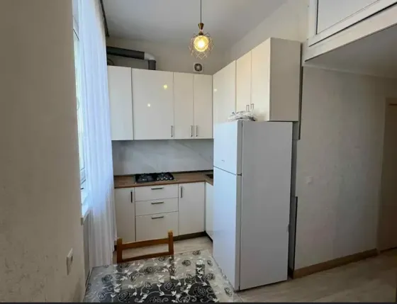 ქირავდება 1 ოთახიანი ბინა 40მ² 4/4 სართ თბილისი