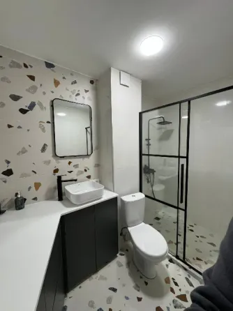 Продам 2-комн. квартиру 42м² 17/19 эт. Батуми