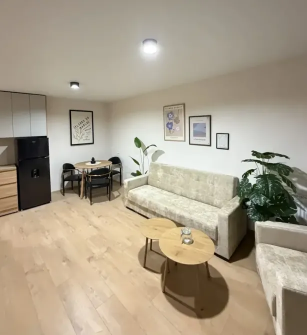 Продам 2-комн. квартиру 33м² 1/5 эт. Тбилиси - изображение 1