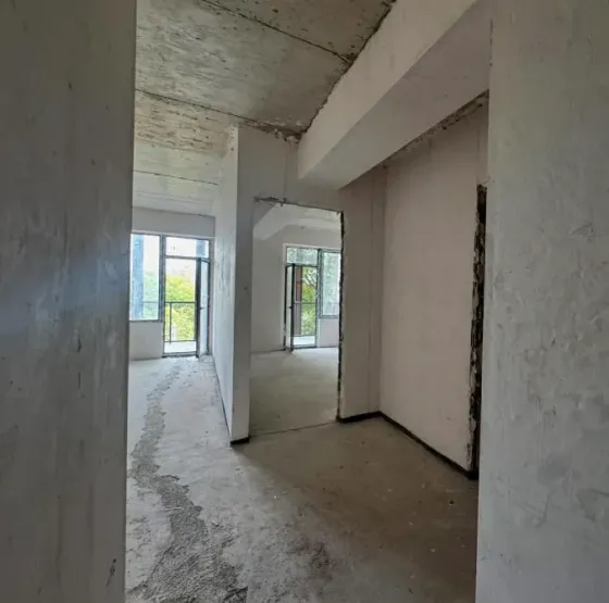 იყიდება 2 ოთახიანი ბინას 75მ² 4/7 სართ თბილისი