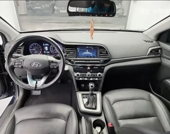 Hyundai Elantra 2018 თბილისი