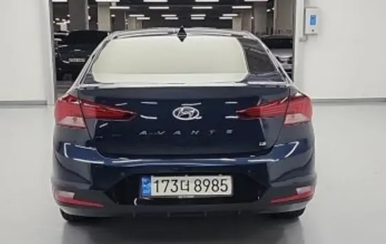 Hyundai Elantra 2018 თბილისი