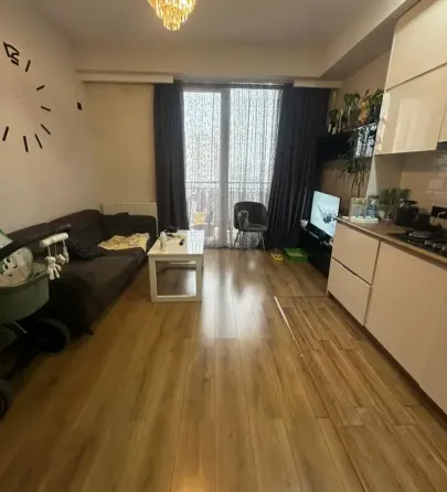 იყიდება 2 ოთახიანი ბინას 45მ² 8/14 სართ თბილისი