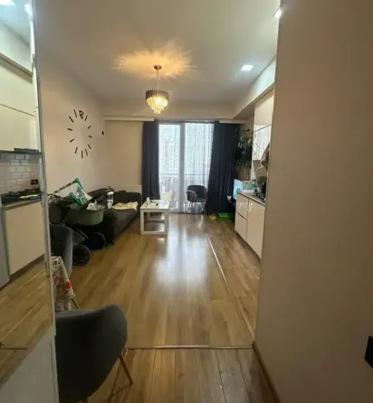 იყიდება 2 ოთახიანი ბინას 45მ² 8/14 სართ თბილისი