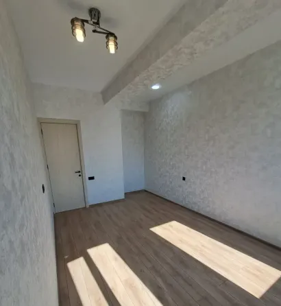 იყიდება 2 ოთახიანი ბინას 48მ² 2/7 სართ თბილისი