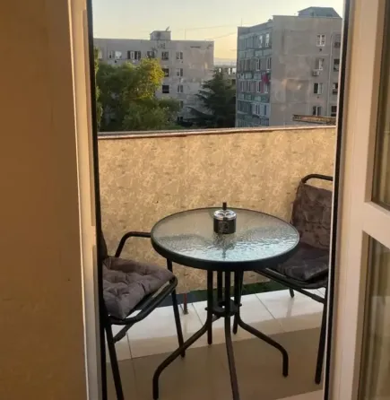 ქირავდება 2 ოთახიანი ბინა 55მ² 7/9 სართ თბილისი