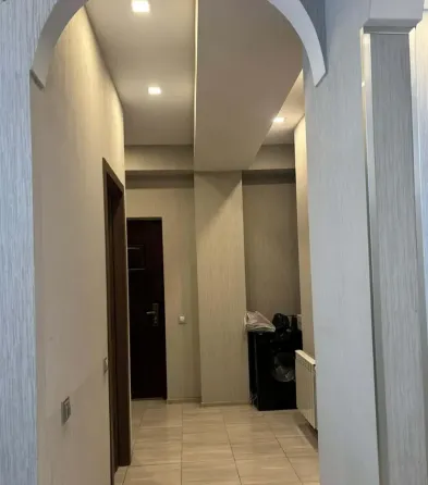 ქირავდება 2 ოთახიანი ბინა 56.5მ² 8/9 სართ თბილისი