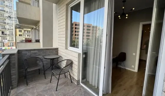 ქირავდება 2 ოთახიანი ბინა 45მ² 3/10 სართ თბილისი