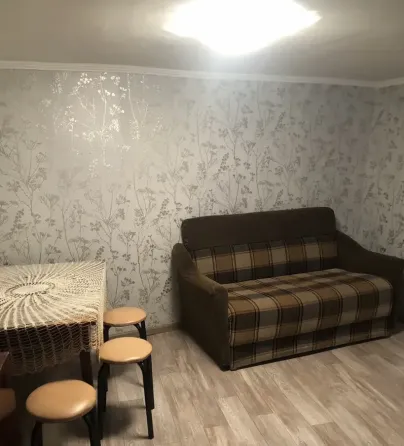 ქირავდება 2 ოთახიანი ბინა 45მ² 1/3 სართ თბილისი