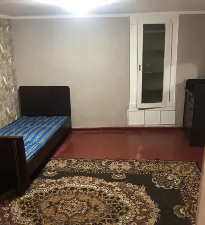 ქირავდება 2 ოთახიანი ბინა 45მ² 1/3 სართ თბილისი