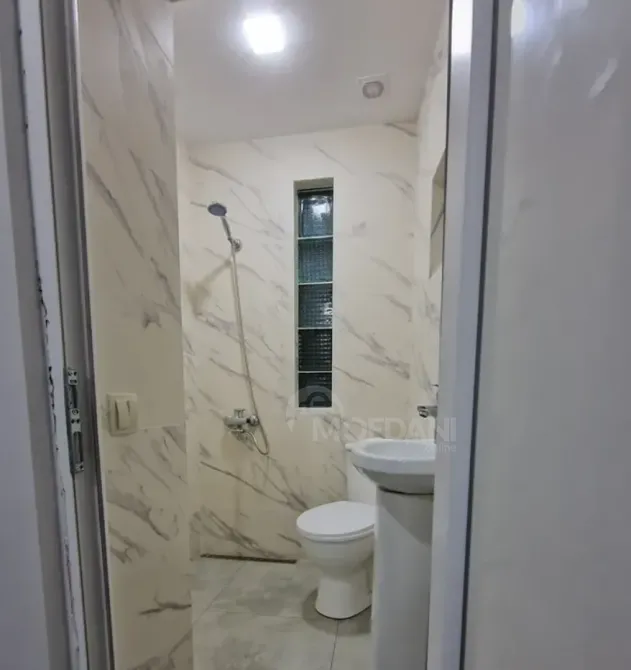 ქირავდება 2 ოთახიანი ბინა 22მ² 1/2 სართ თბილისი - photo 6