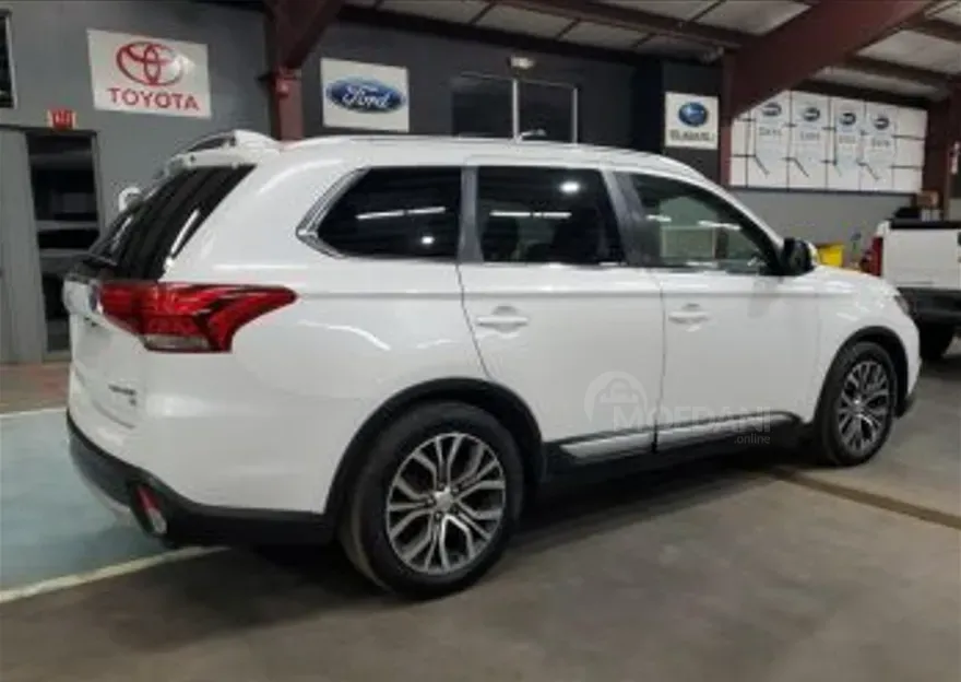 Mitsubishi Outlander 2017 Тбилиси - изображение 4