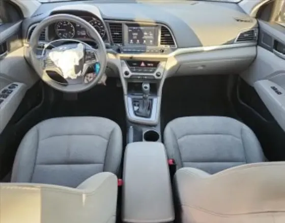 Hyundai Elantra 2017 Тбилиси