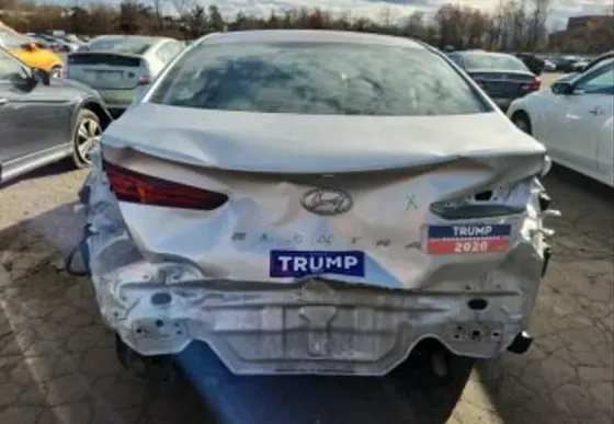 Hyundai Elantra 2019 Тбилиси