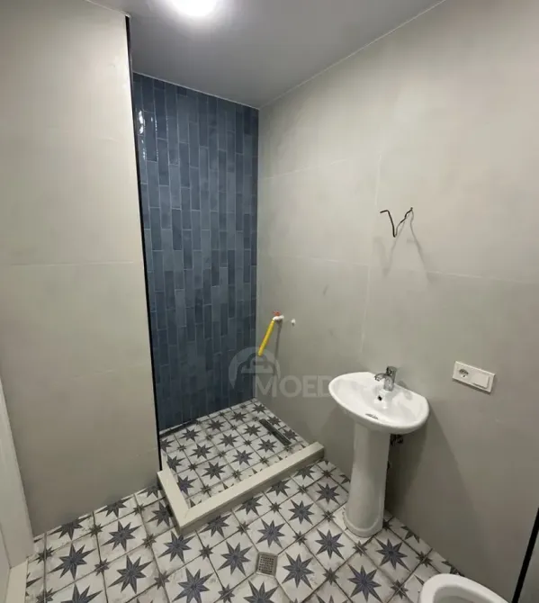 Продам 2-комн. квартиру 54м² 4/7 эт. Тбилиси - изображение 4