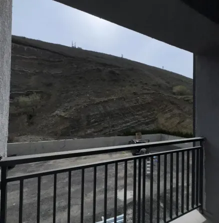 იყიდება 3 ოთახიანი ბინას 80მ² 2/16 სართ თბილისი