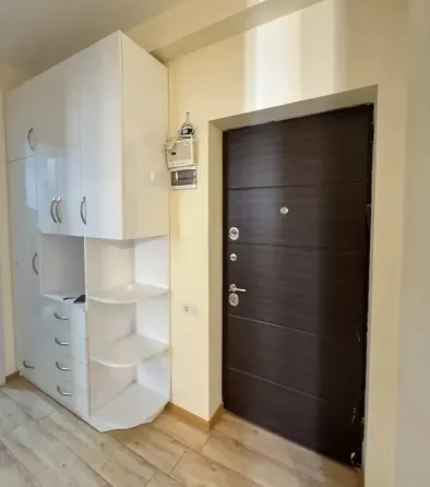 იყიდება 2 ოთახიანი ბინას 56მ² 11/18 სართ თბილისი