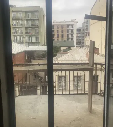 იყიდება 2 ოთახიანი ბინას 57მ² 3/5 სართ თბილისი