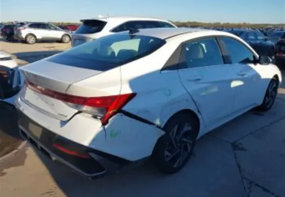 Hyundai Elantra 2025 Тбилиси