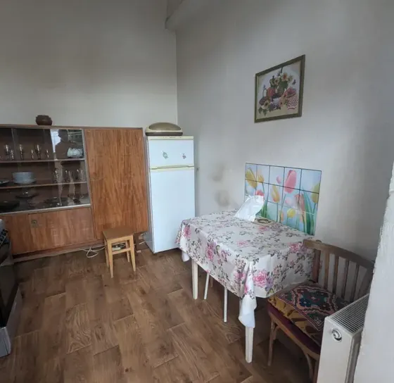 Сдам 2-комн. квартиру 60м² 3/3 эт. Тбилиси