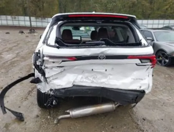 Toyota Highlander 2.4L 2025 თბილისი