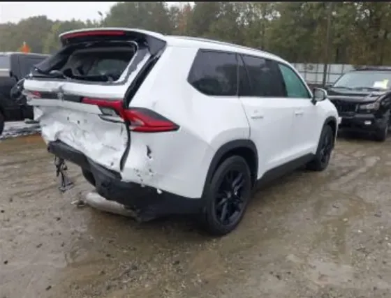 Toyota Highlander 2.4L 2025 თბილისი