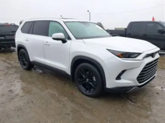 Toyota Highlander 2.4L 2025 თბილისი