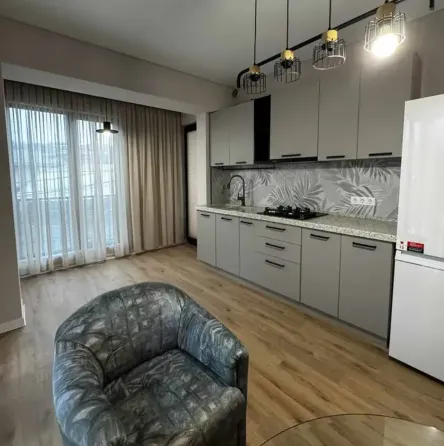 ქირავდება 2 ოთახიანი ბინა 60მ² 3/8 სართ თბილისი