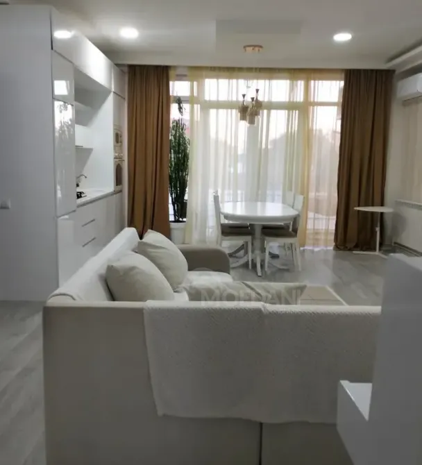 Сдам 2-комн. квартиру 60м² 3/3 эт. Тбилиси - изображение 1